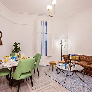 https://sweet-inn-apartments-carrer-de-la-diputacio.topbarcelonahotels.com